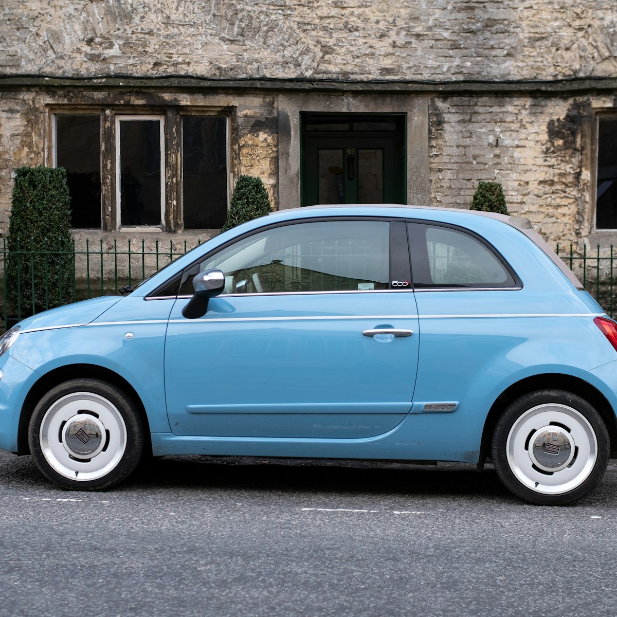 Best months to buy used cars for discounts